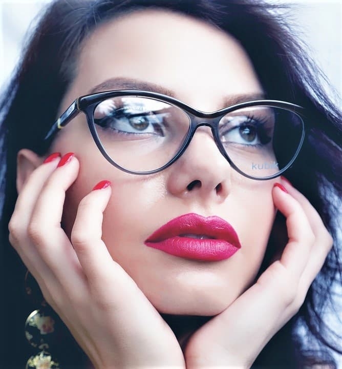 Woman glasses, prescription matters